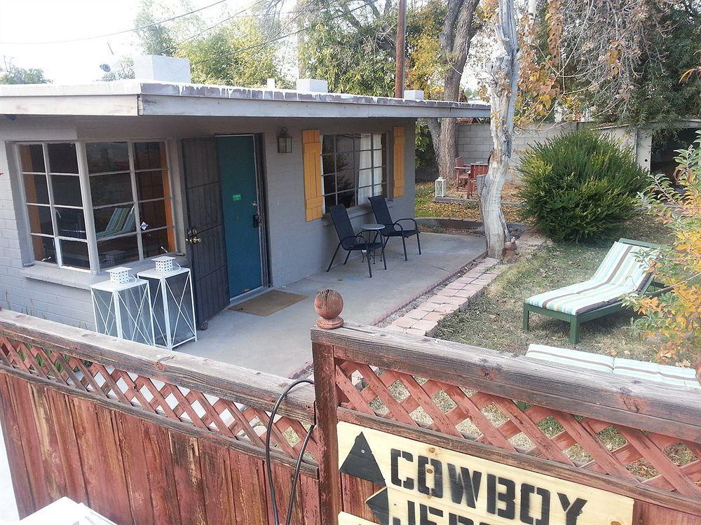 Zenyard Guest House Phoenix Exterior photo